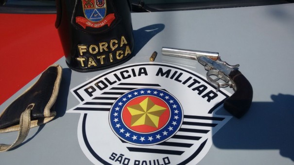 Equipe da Fora Ttica da Polcia Militar apreendeu arma de fogo em Osvaldo Cruz