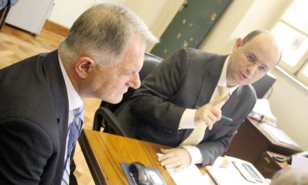 Deputado Mauro Bragato reúne secretário estadual de Educação com 17 municípios para atender demandas da região