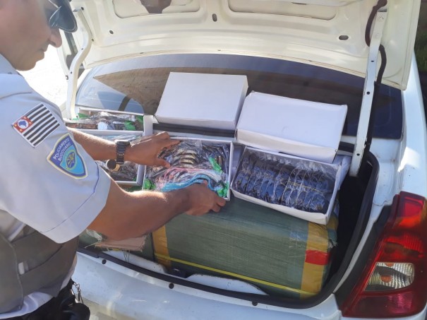 PM Rodoviria apreende carga com 14 mil relgios contrabandeados que seriam entregues em Adamantina