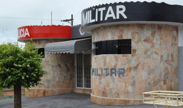 Homem sofre ferimento com faca durante briga em Iacri