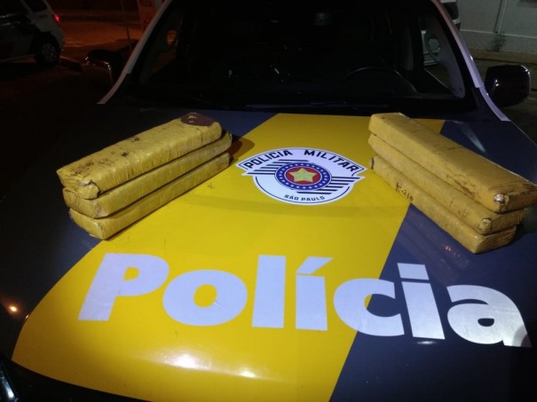 Passageira de �nibus � flagrada com tabletes de maconha em Presidente Venceslau