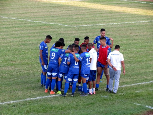 Azulo decepciona torcida contra o Tup Futebol Clube 