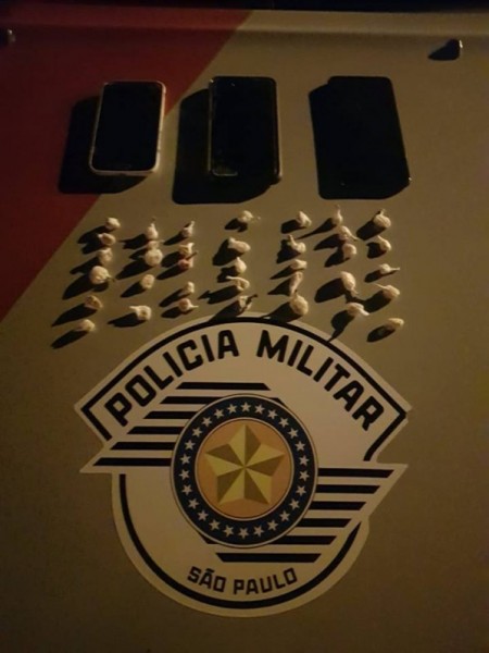 Polícia Militar prende três indivíduos por tráfico de drogas na região