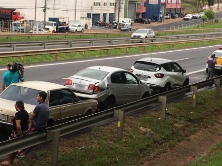 Sequência de acidentes é registrada na SP-270, em Presidente Prudente