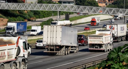 Governo atualiza tabela de fretes com reajuste médio de 4,13% após alta de mais de 10% do diesel