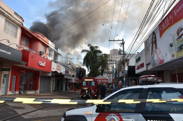 Pol�cia Civil investiga causas de inc�ndio que matou um bombeiro e deixou outro gravemente ferido