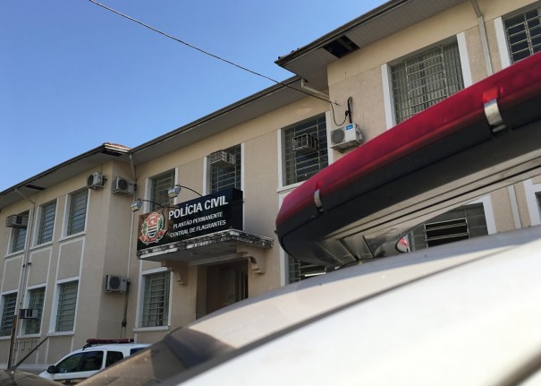 Homem registra caso de estelionato ap�s comprar rel�gio pela internet e receber p� branco no lugar