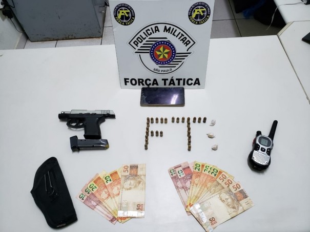 Dupla � flagrada com pistola, em �lvares Machado, e alega ser alvo de amea�as de morte
