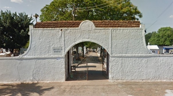 T�mulo � violado em cemit�rio de Tup�