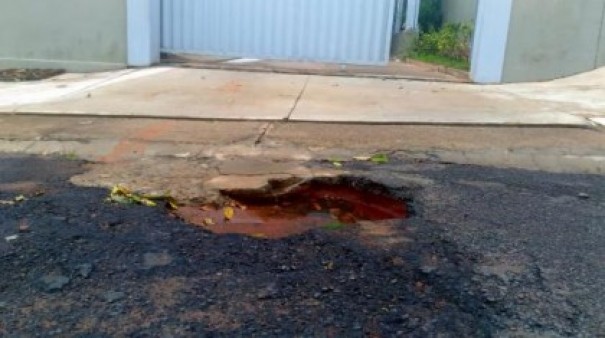 MP ajuiza ao contra Prefeitura e Mazucato por no cumprimento de lei municipal sobre prazo para fechamento de buracos