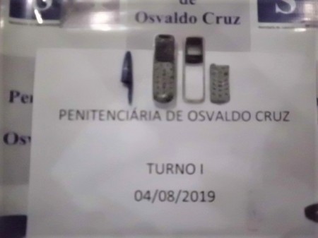 Visitante é flagrada tentando entrar com celular na Penitenciária de OC