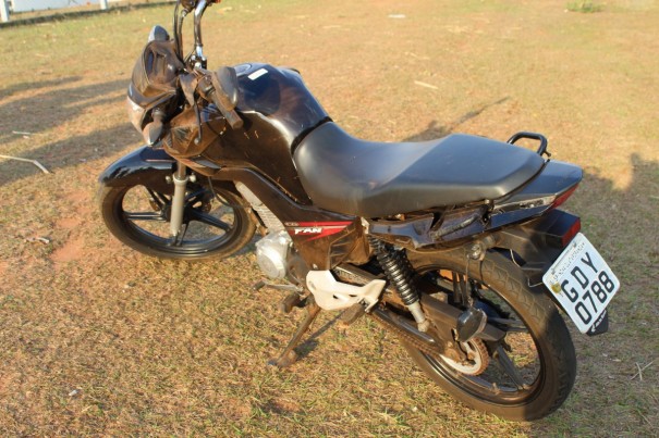 Duas mulheres ficam feridas ao cair de moto na vicinal do O�sis