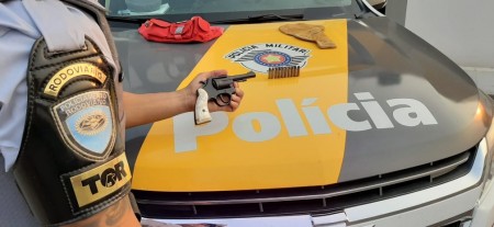 Revólver e munições são apreendidos durante fiscalização na Rodovia Raposo Tavares
