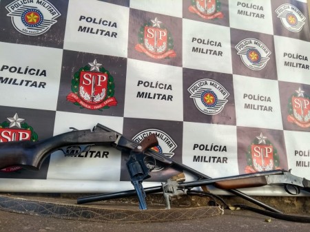 Polícia Ambiental apreende armas de fogo, munições, carapaças de animais e armadilhas de caça em propriedade rural