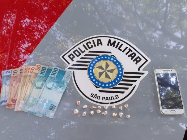 For�a T�tica prende homem com droga na SP-294 em Dracena