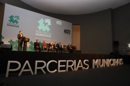 Governo de SP dará verba extra a municípios por metas sociais