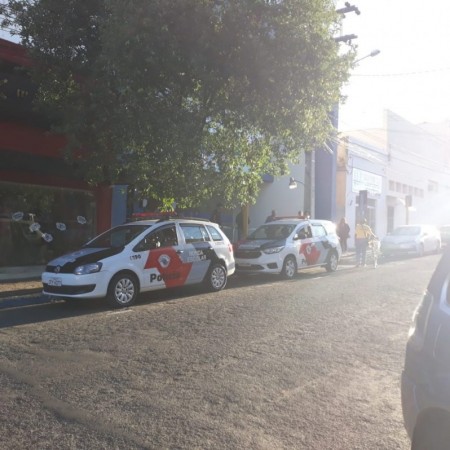 Vandalismo na agência da Caixa Federal de Adamantina paralisa atendimento ao público