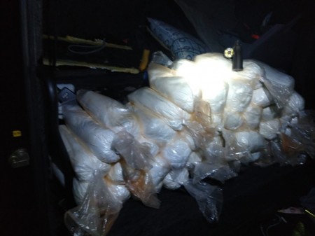 PM Rodoviária prende homem por tráfico de drogas e posse ilegal de arma na SP-563