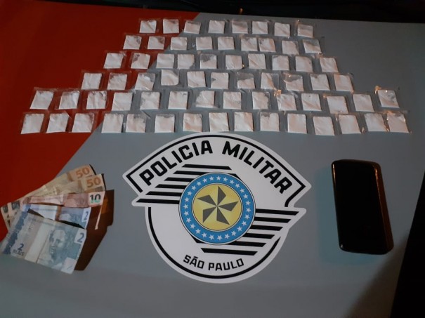 Fora Ttica prende homem com 67 sachs de cocana em Osvaldo Cruz 