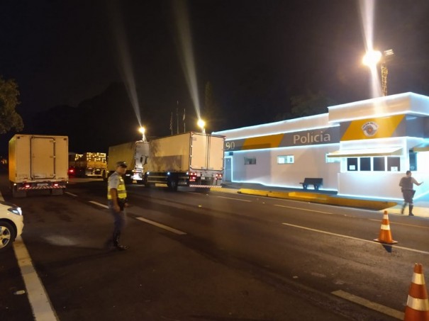 Pol�cia Rodovi�ria realiza a��es de defesa da vida e seguran�a vi�ria