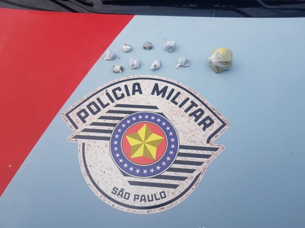 Pol�cia Militar de Luc�lia apreende entorpecente e identifica poss�vel traficante