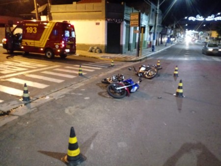 Motociclista fica gravemente ferido em acidente ocorrido no centro de Osvaldo Cruz 