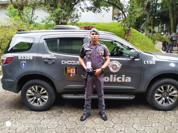 Policial do Canil Setorial do 25� BPM/I � agraciado com medalha 'Cinquenten�rio Canil'
