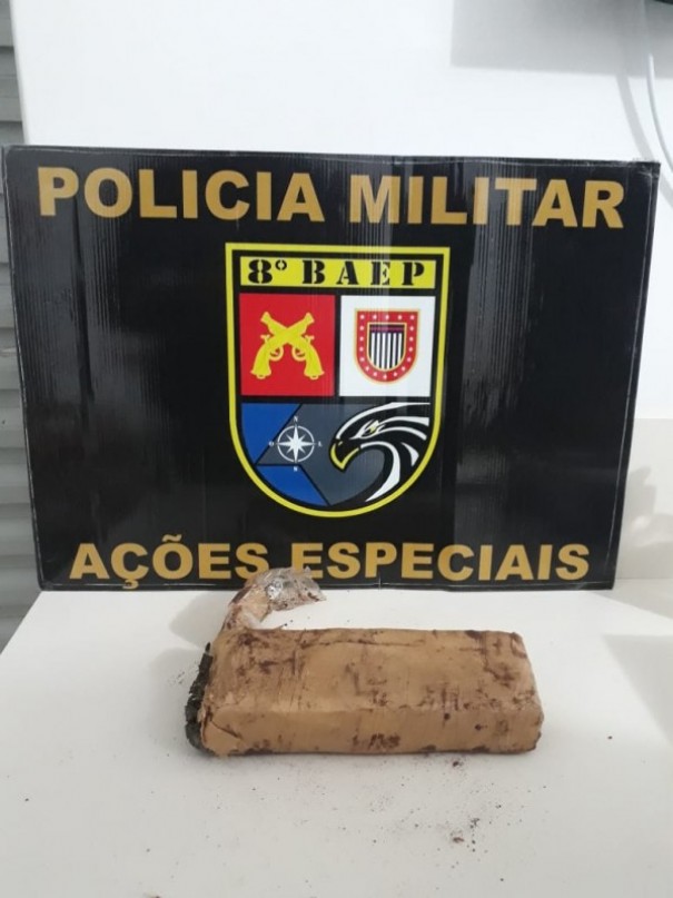 Policiais do BAEP prendem homem por tr�fico de drogas, em Adamantina