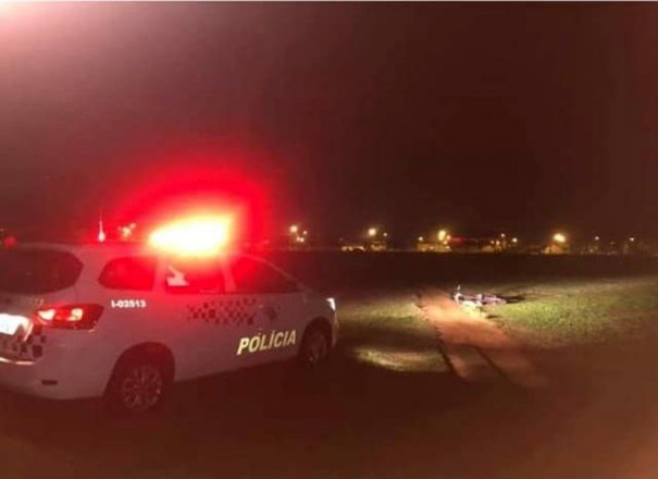 Me e filha em bicicleta so atropeladas por avio na pista de aeroporto de Guararapes