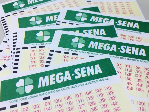 Mega-Sena acumula e deve pagar R$ 300 milhes no dia 31 