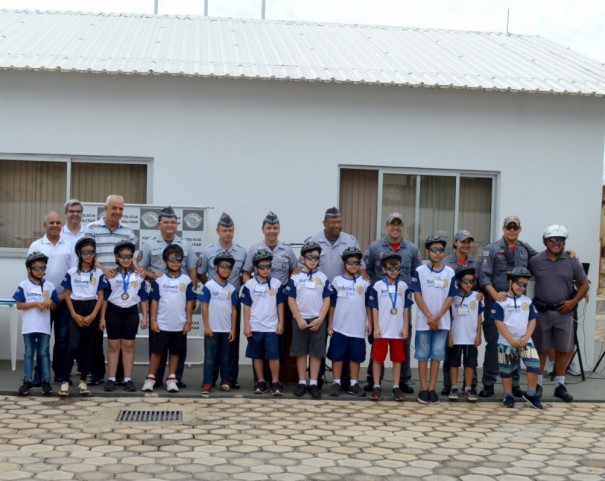 Polcia Militar de Osvaldo Cruz realiza formatura da 41 turma da Escola de Ciclismo Mirim Califrnia