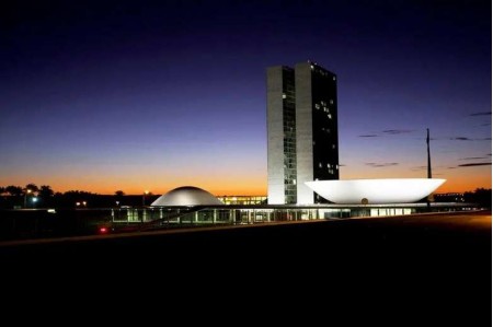 Brasil cai pelo 3º ano seguido no ranking da Transparência Internacional e atinge a nota mais baixa desde 2012