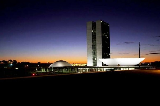 Brasil cai pelo 3 ano seguido no ranking da Transparncia Internacional e atinge a nota mais baixa desde 2012