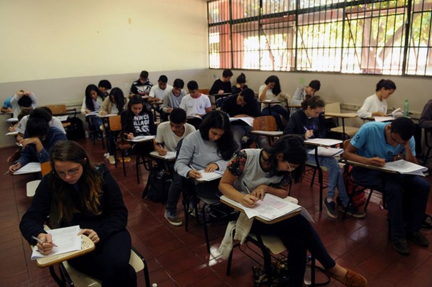 Ensino integral cai no fundamental e cresce no mdio, mostra Censo