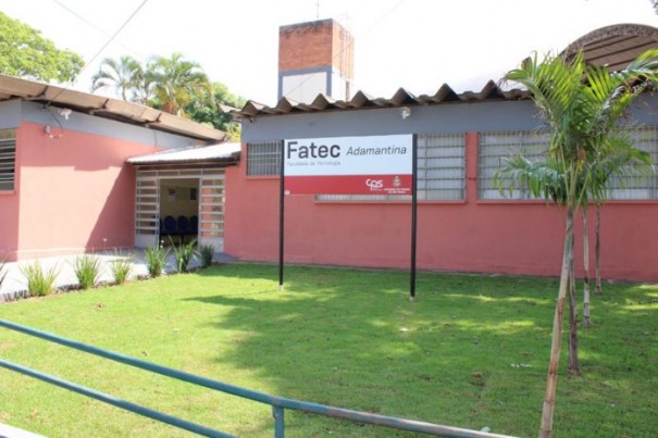 Trote solidrio da Fatec arrecada leite para o PAI Nosso Lar