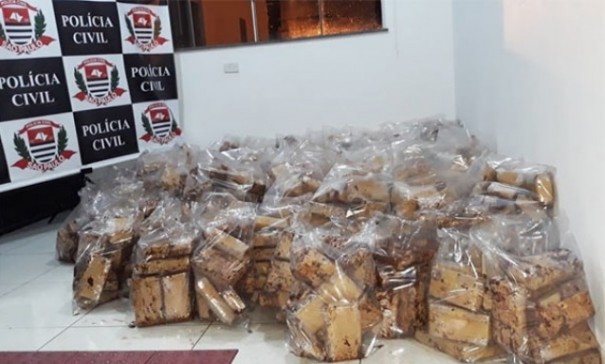 DISE de Tup� apreende caminh�o placas de Hercul�ndia com cerca de 850 quilos de maconha