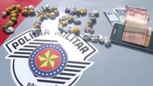 Moradores de Bastos s�o presos com 46 por��es de maconha em Pacaembu