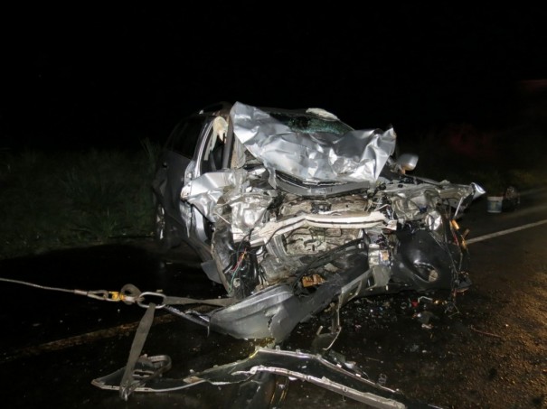 Grave acidente envolve quatro veculos e mata trs pessoas na SP-425 em Parapu 