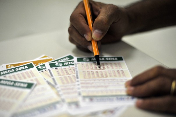 Mega-Sena acumula e prmio vai a R$ 32 milhes