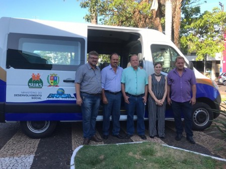 Apae de Osvaldo Cruz recebe dois novos veículos com verba do Ministério do Desenvolvimento