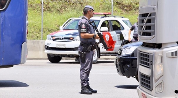 Governo autoriza armas de calibre 12 em viaturas de radiopatrulha da PM