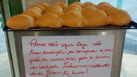 Padaria de cidade do interior de SP doa pão para quem não tem condições de pagar