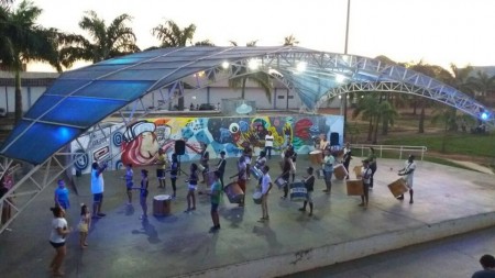 Mulata dengosa começa preparativo para o Carnaval 2019 