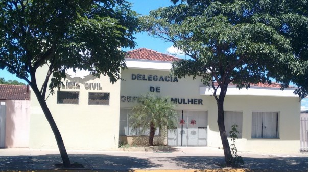 Professora e Psicloga negra  chamada de macaca e leva caso  polcia em Adamantina