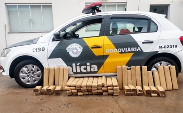Polcia Rodoviria de Tup apreende caminhonete com 66 tabletes de maconha