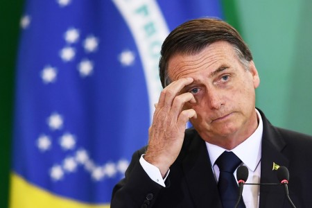 Bolsonaro comanda nova reunião ministerial nesta terça e deve assinar decreto sobre arma
