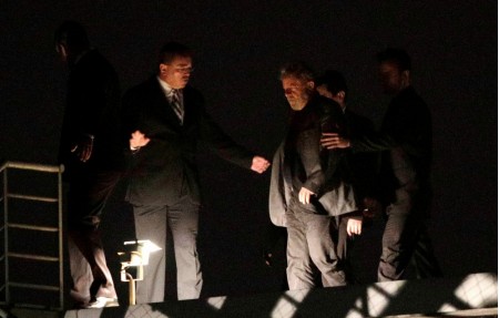 Lula decide não deixar prisão após autorização para se encontrar com familiares em quartel