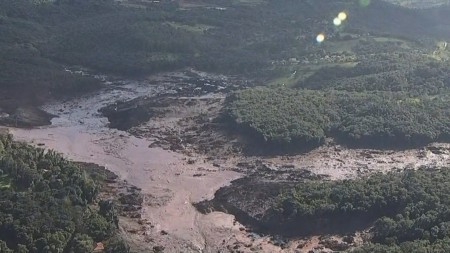 Buscas por sobreviventes seguem pelo 4º dia em Brumadinho, MG