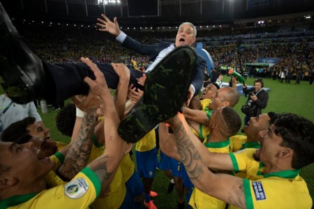 Tite comemora vitória no Maracanã: 'templo maior do futebol'