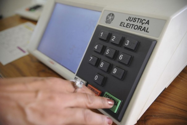 TSE vai comprar 180 mil urnas eletrnicas para eleies de 2020
